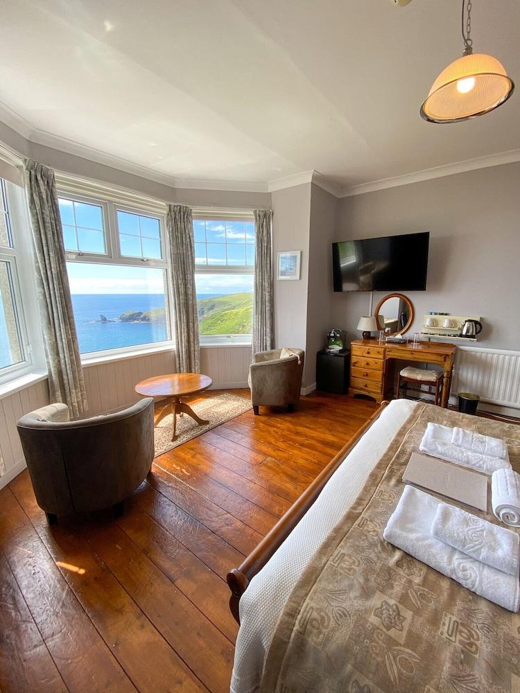 Housel Bay Hotel