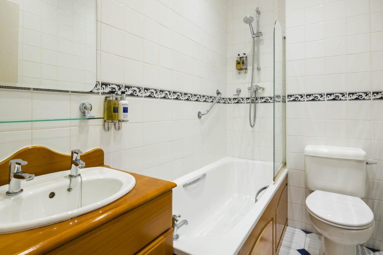 Hotel Housel Bay 4*